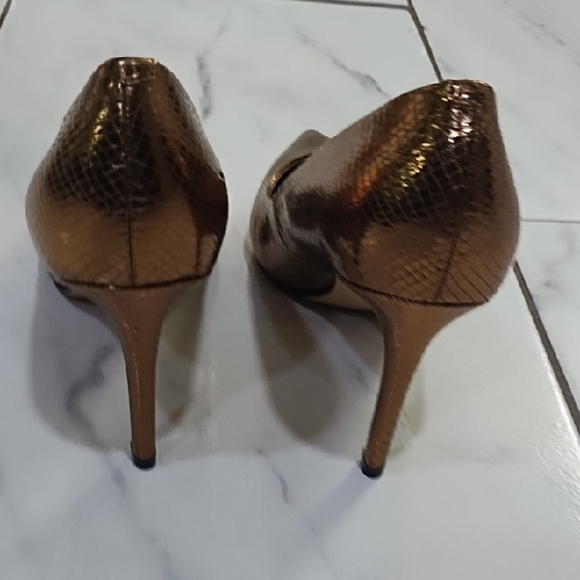 Elegant Bronze High Heels/ Brand New/ Size 8.5 - Picture 6 of 9